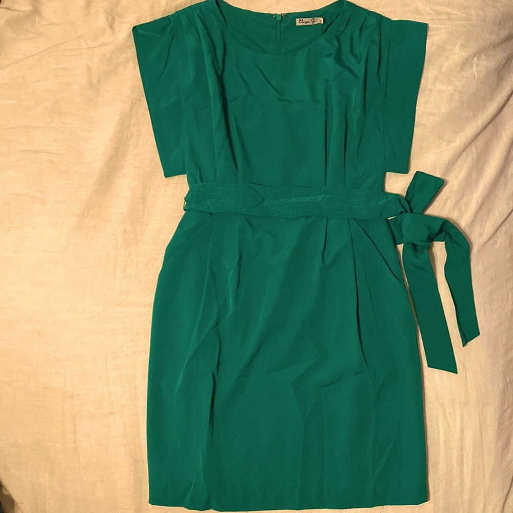 Eliza J (emerald green) silk kimono dress with pockets sz 4. Embroidered belt